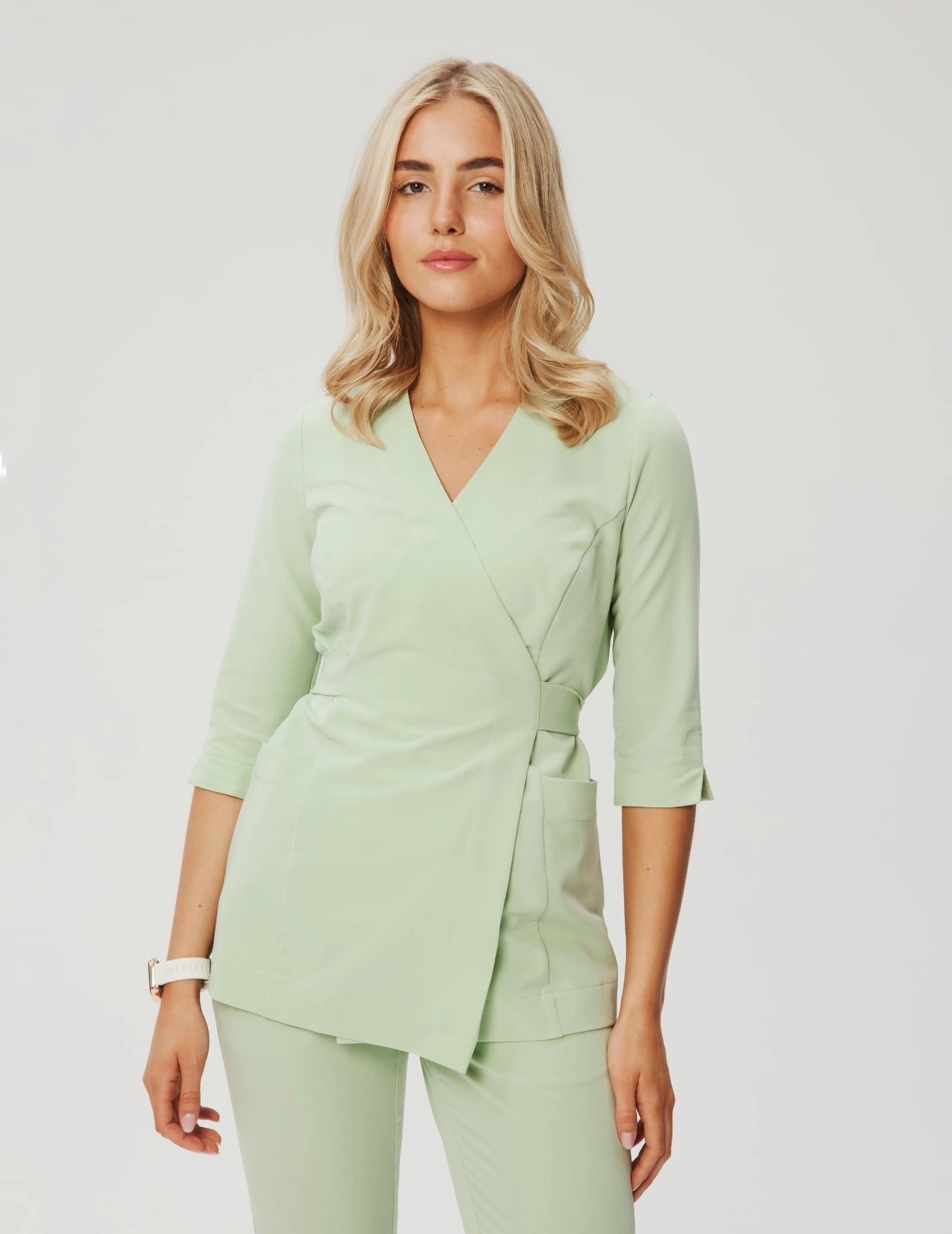 Tied Medical Blouse Rosalie - MATCHA LATTE